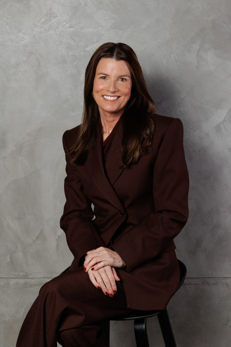 Simone Wolf